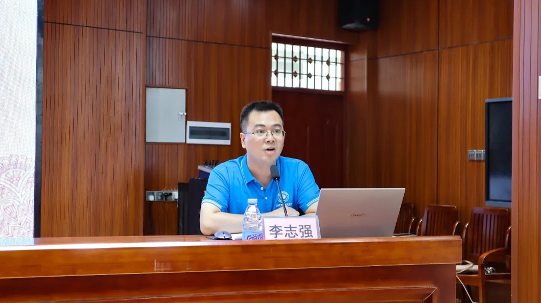 李主任.jpg
