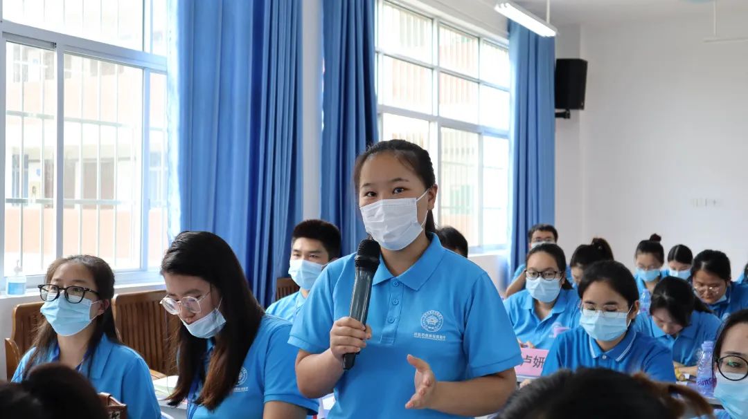 班主任教师.jpg