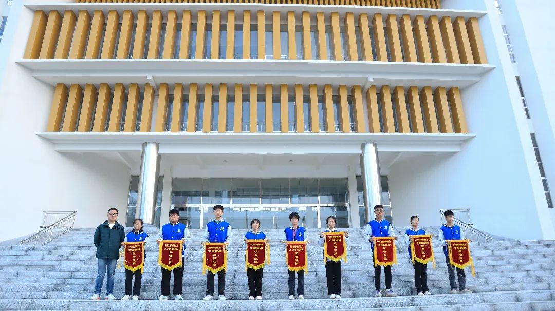 文明其精神 野蛮其体魄——第十三周升旗仪式 - 百色市田阳民族高中