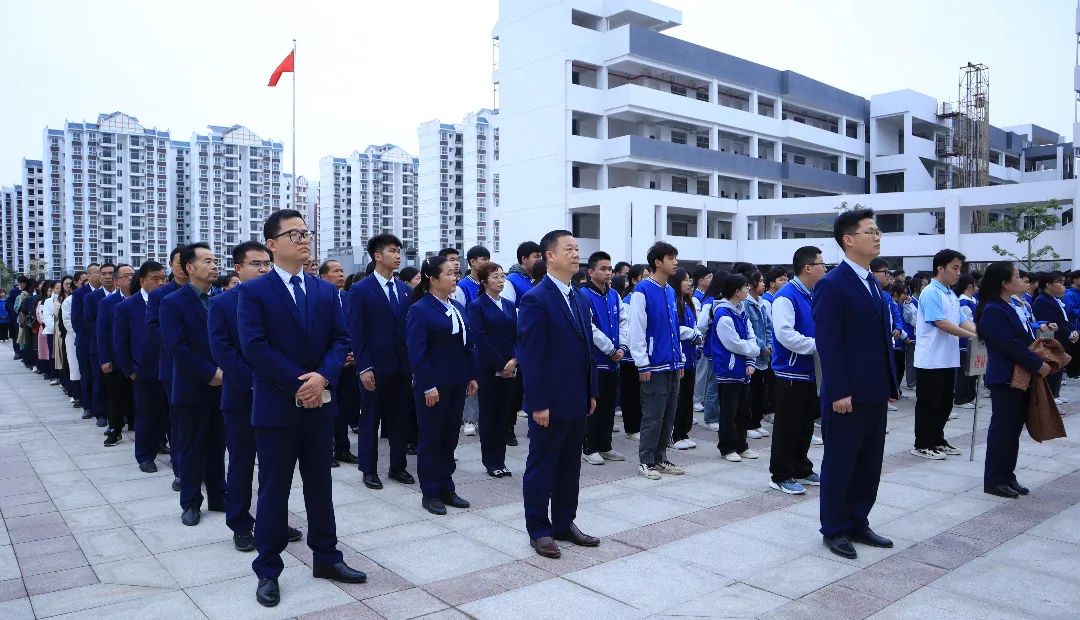 我们期待绿水青山——第六周主题升旗仪式 - 百色市田阳民族高中